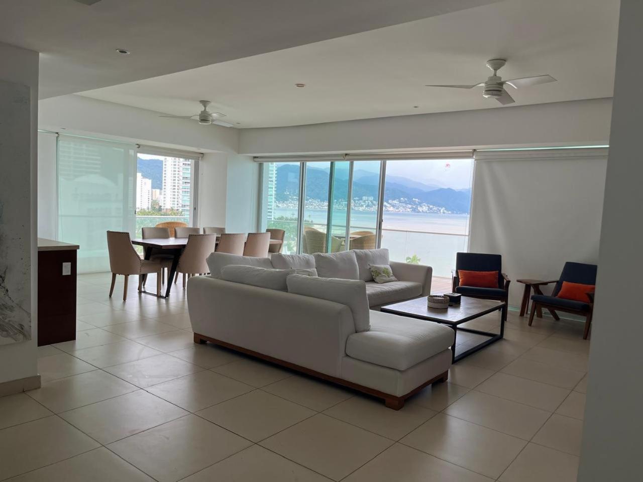 Icon Vallarta, Puerto Vallarta Luaran gambar
