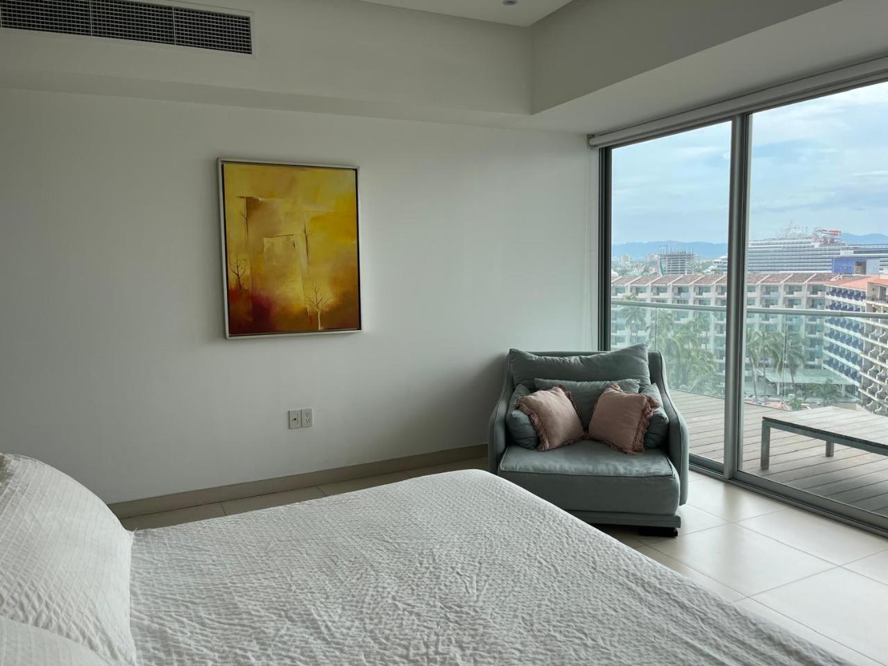 Icon Vallarta, Puerto Vallarta Luaran gambar